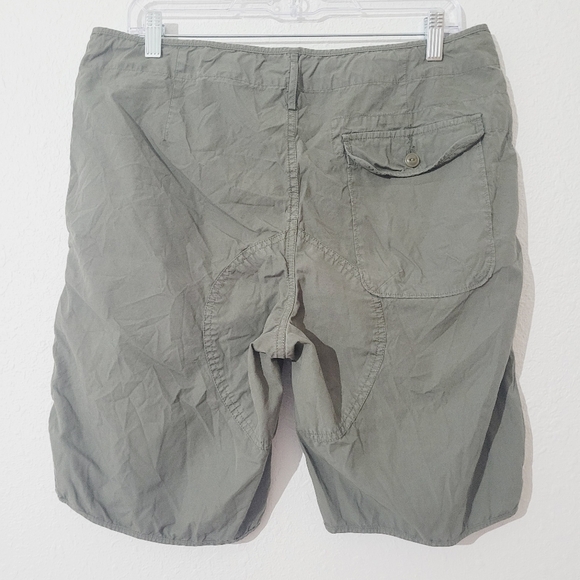 Woman's olive green 100% cotton cargo shorts size MEDIUM - Picture 2 of 10